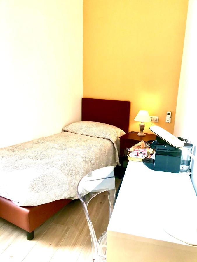 Agora Singola Con Bagno Privato Adiacente Bed and Breakfast Napoli Eksteriør billede