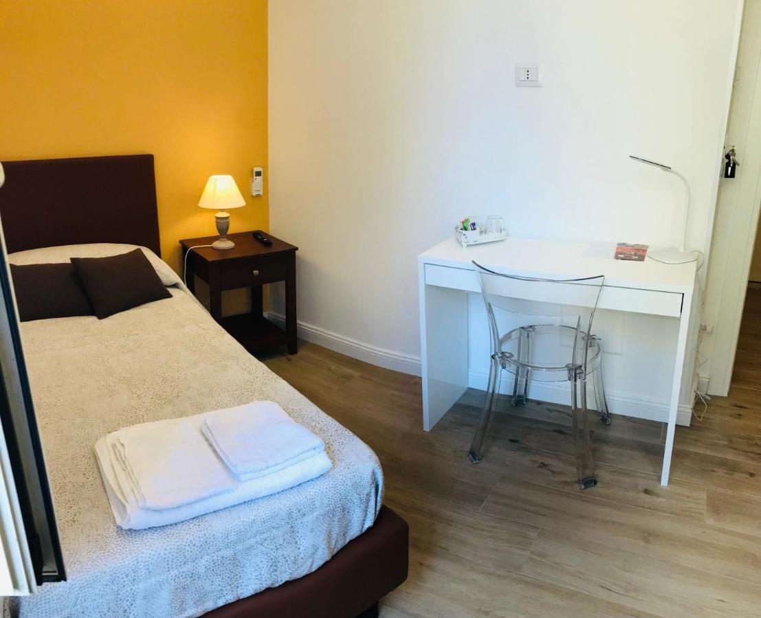 Agora Singola Con Bagno Privato Adiacente Bed and Breakfast Napoli Eksteriør billede