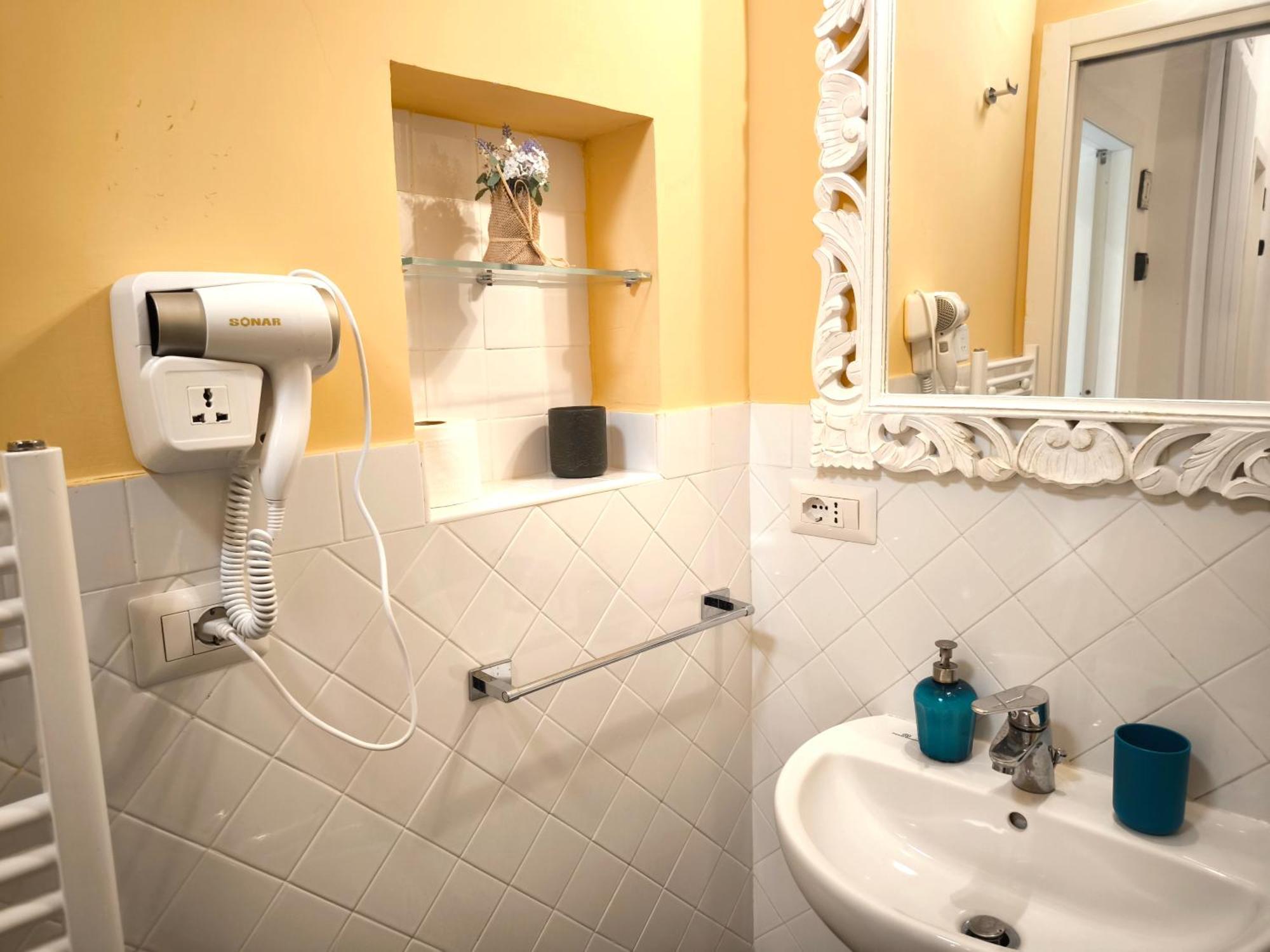 Agora Singola Con Bagno Privato Adiacente Bed and Breakfast Napoli Eksteriør billede