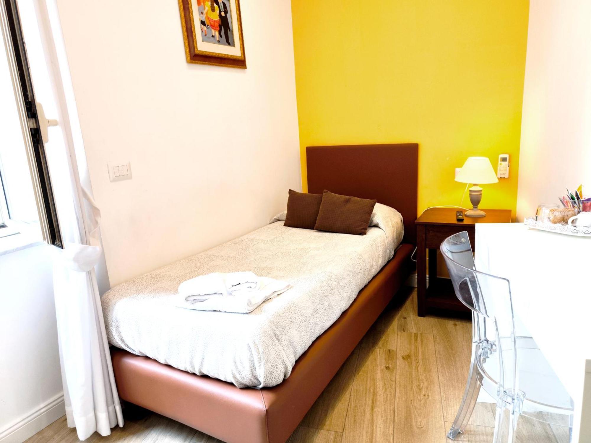 Agora Singola Con Bagno Privato Adiacente Bed and Breakfast Napoli Eksteriør billede