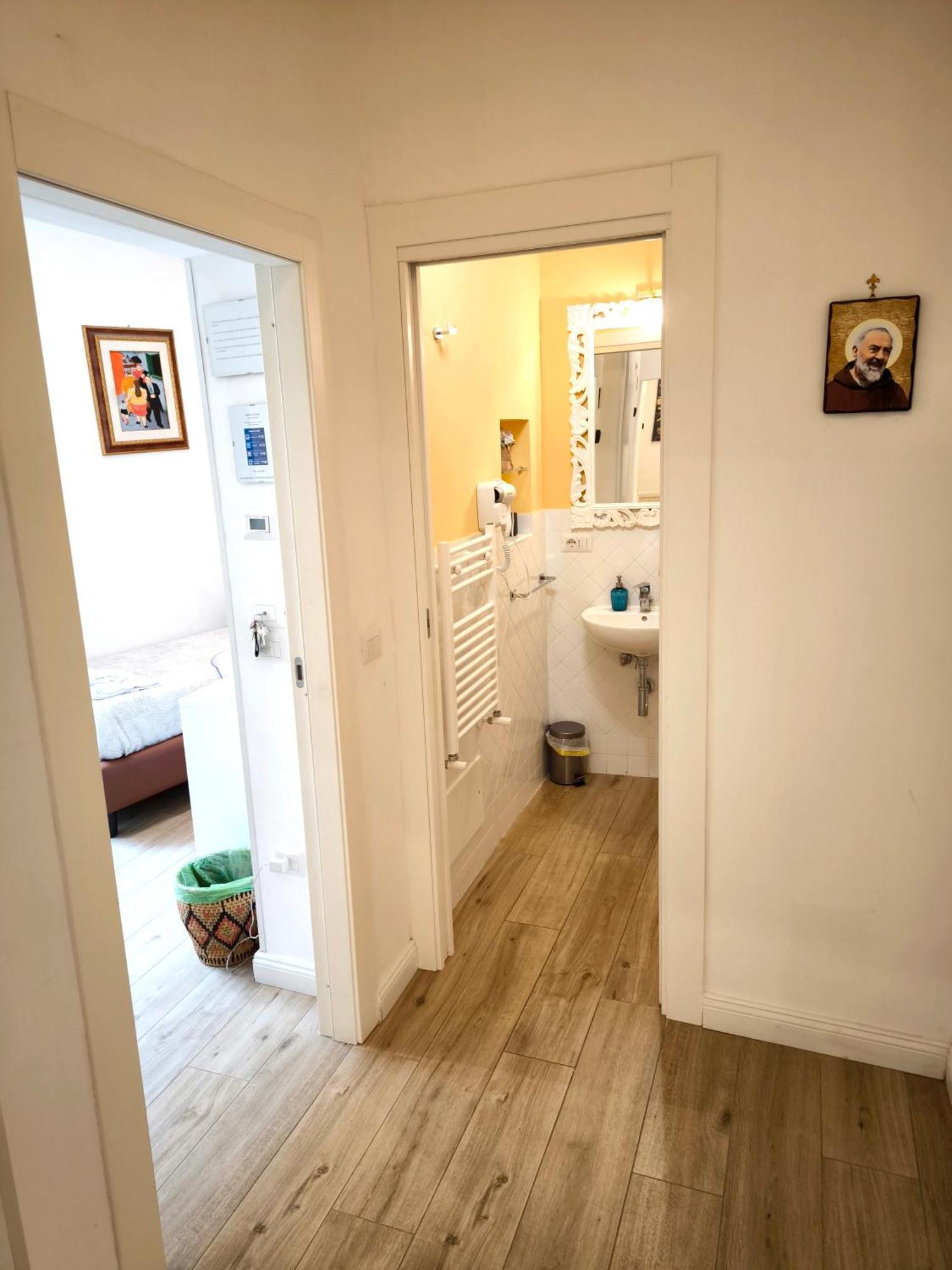 Agora Singola Con Bagno Privato Adiacente Bed and Breakfast Napoli Eksteriør billede